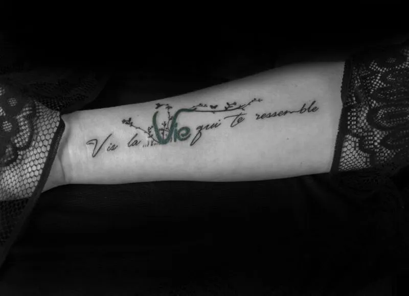 Tatouages avec écriture, Noaillan, Fragments d'Elle