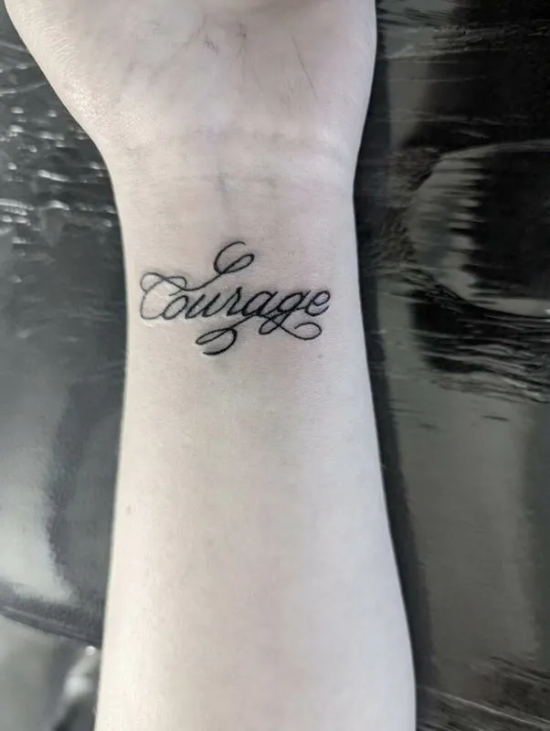 Tatouages avec écriture, Noaillan, Fragments d'Elle